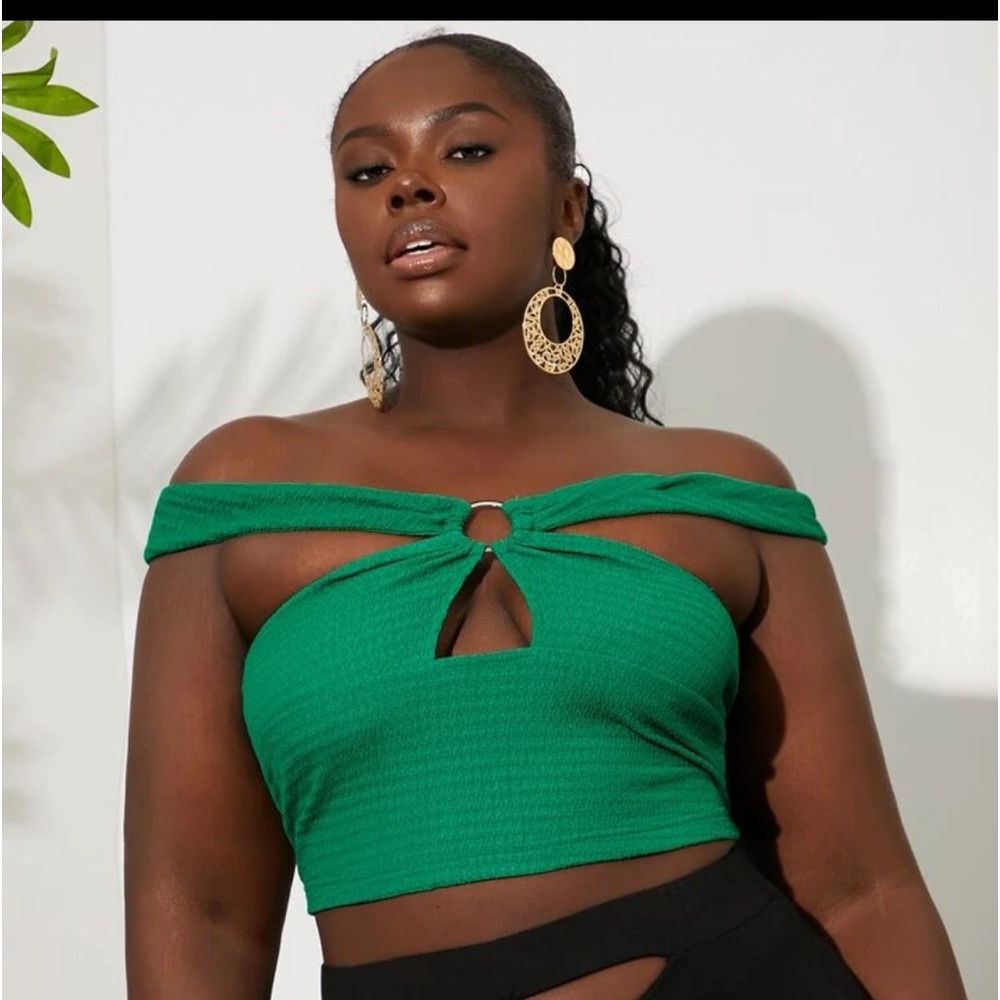 PLUS GREEN CROP HALTER TOP